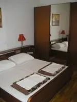 Roza Guest House 