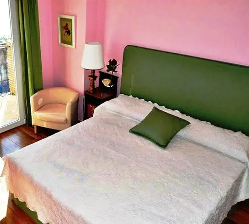 Welcome Inn Nerja guest house Luxury Bed & Breakfast