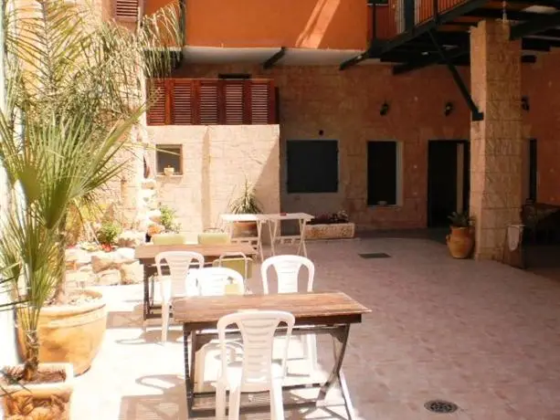 Yafo 82 Guesthouse 