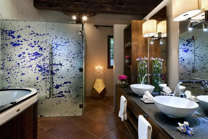 Mil Flores Luxury Design Hotel