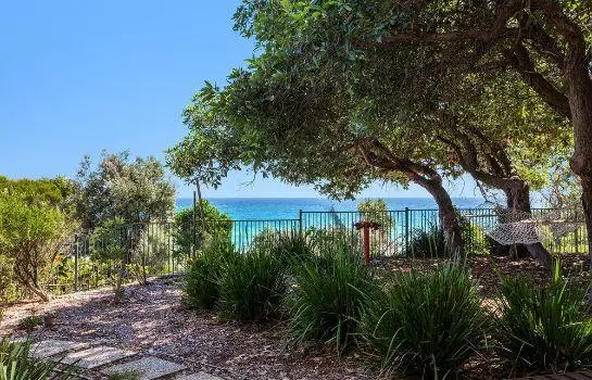 Stradbroke Island Beach Hotel 