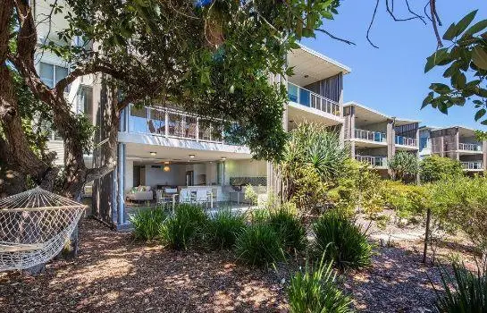 Stradbroke Island Beach Hotel