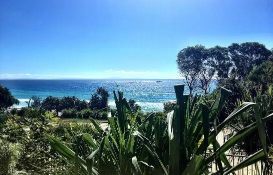 Stradbroke Island Beach Hotel