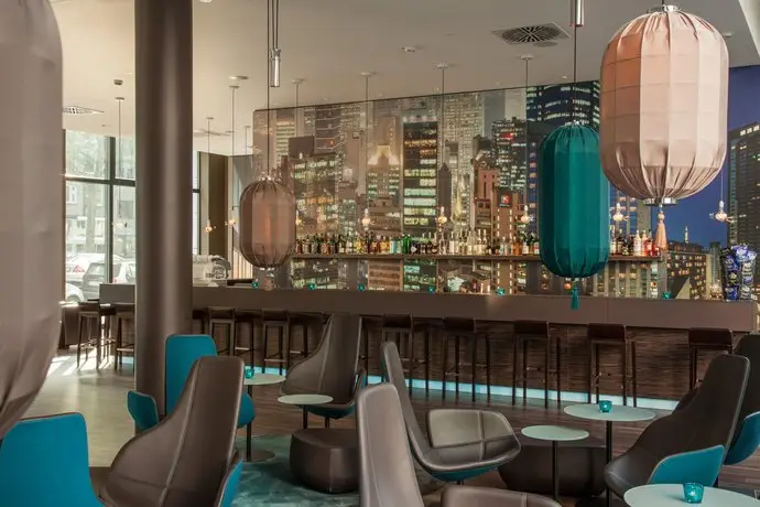 Motel One Dusseldorf Hauptbahnhof 