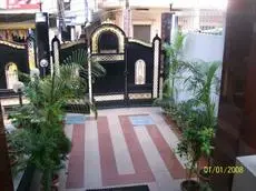 Hotel Viraat Inn 