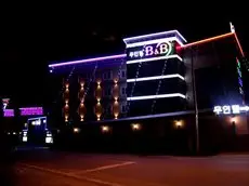 B & B Motel 