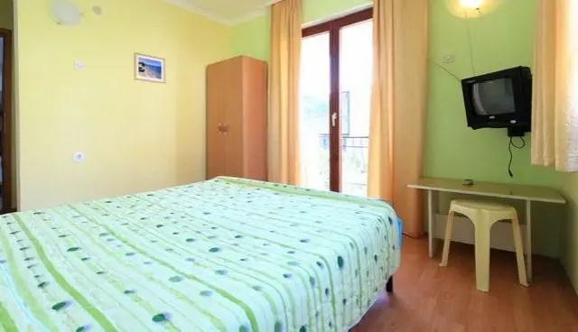 Lile Pestani Accommodation 