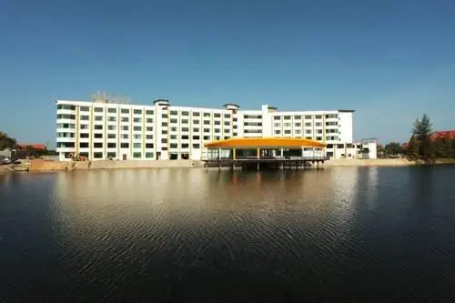 The Regency Waterfront Hotel