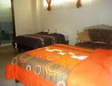 Hostal Perla Real Inn 