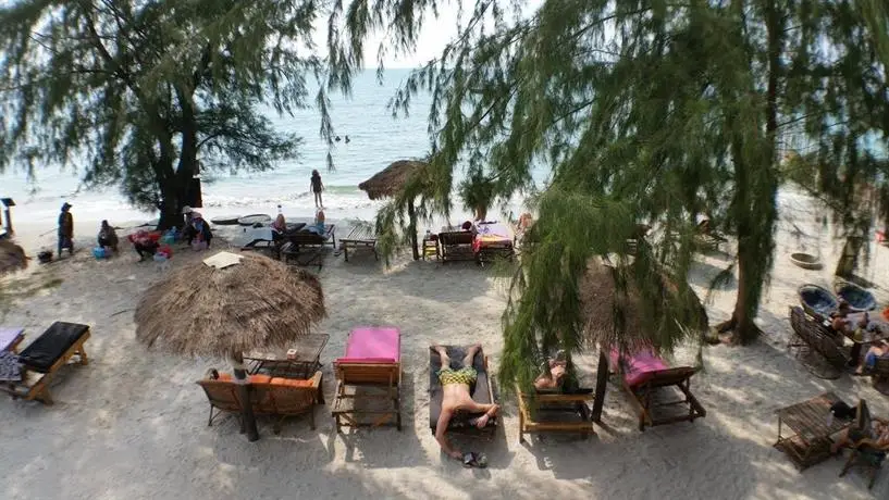 Footprints Beach Hostel & Bungalows Sihanoukville 