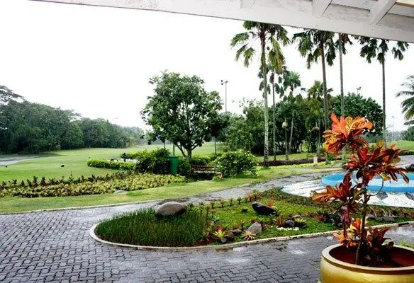 Bungalow Padang Golf Modern 