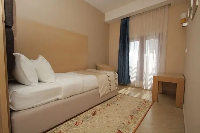 Capital Tirana Hotel 