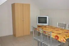 Andras Apartmanhazak 