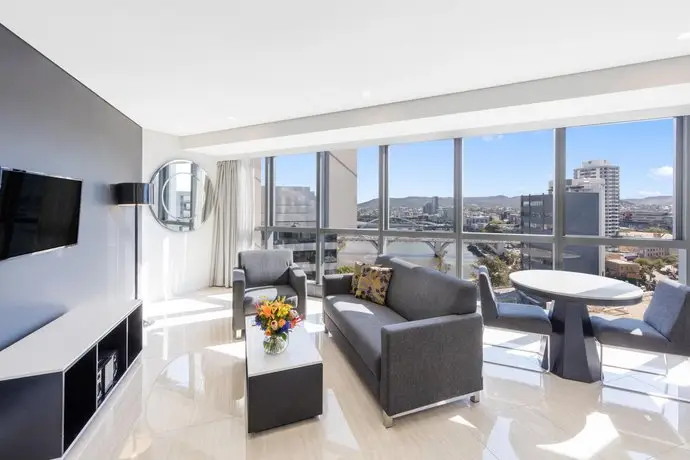 Meriton Suites Herschel Street