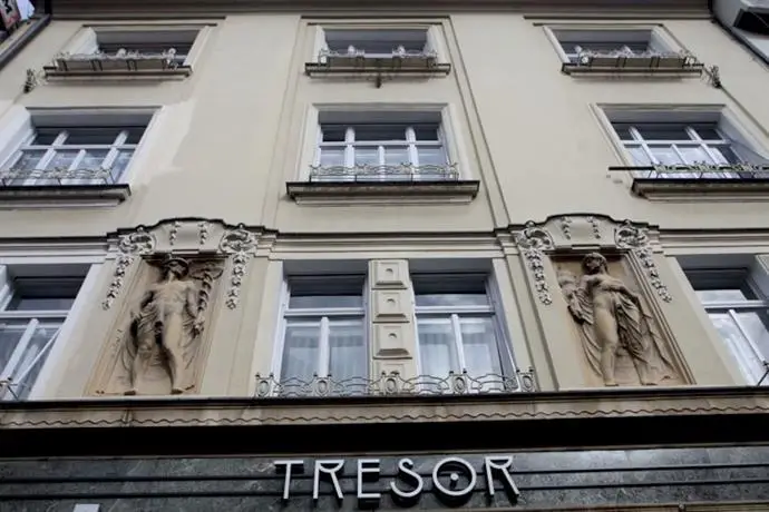 Hostel Tresor