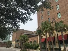 Embassy Suites Savannah Historic District 