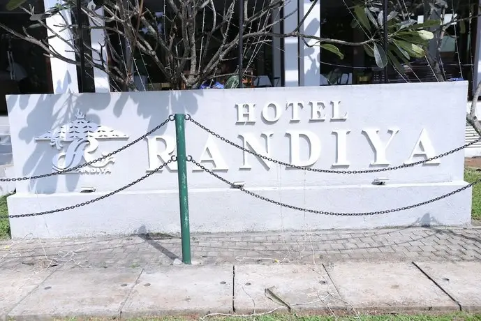 Hotel Randiya