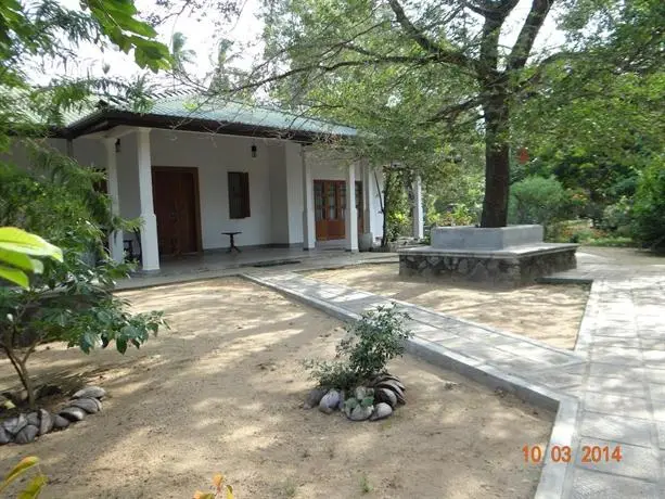 Tissakumbura Holiday Home 