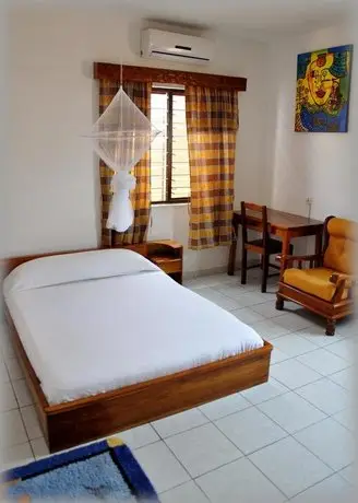 Hotel Aurore Lome 