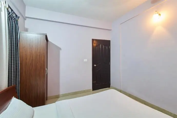 OYO 8842 Kallat Apartments 