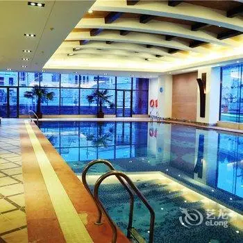 Yuntai Place International Hotel 