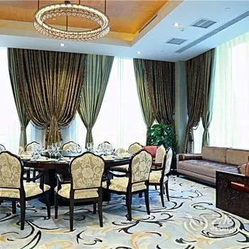 Yuntai Place International Hotel 