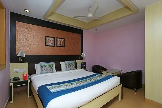 OYO 3993 Hotel Churuwala Inn 