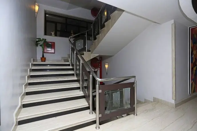 OYO 3993 Hotel Churuwala Inn 