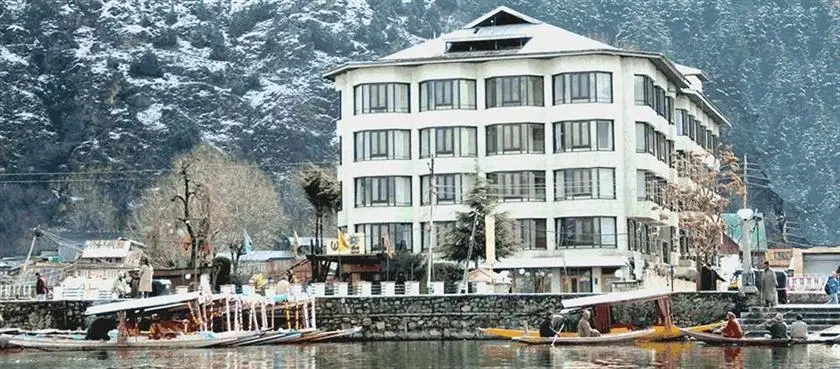 Welcome Hotel at Dal Lake 