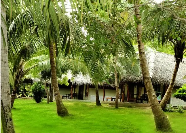 Lagoon Paradise Beach Resort 