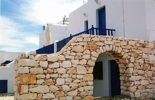 Piliouris Studios 