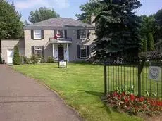 Abacot Hall Bed & Breakfast 