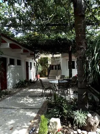 Las Mariposas Eco-Hotel & Studios 