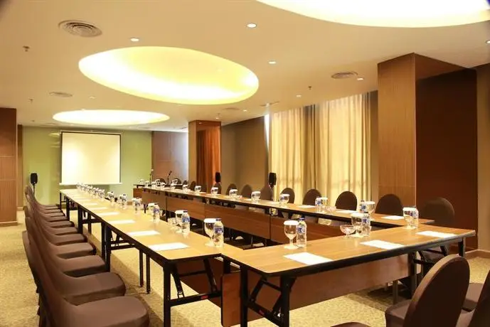 Soll Marina Hotel Serpong 