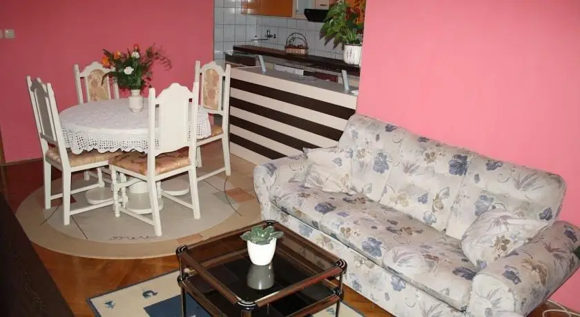 Slavica Beach Apartment 