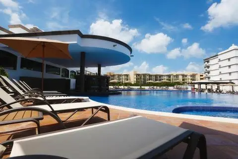 Grand Residences Riviera Cancun 