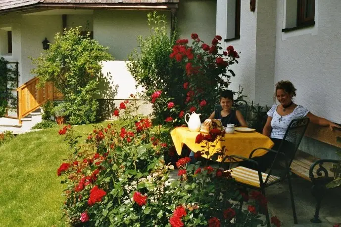 Hotel Hauserl im Wald