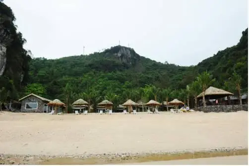 Cat Ba Beach Resort 