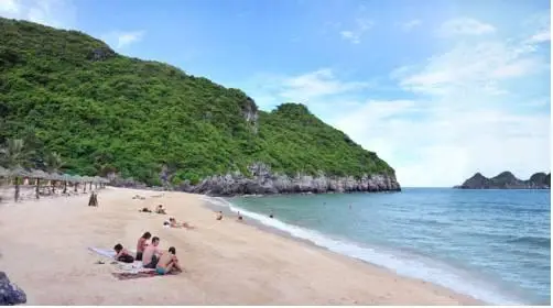 Cat Ba Beach Resort 