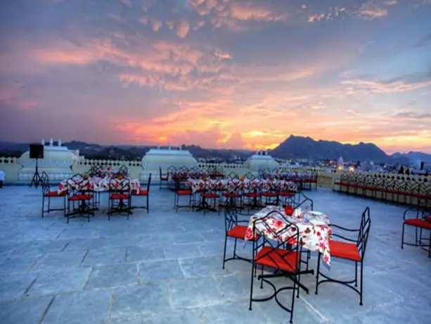 Jaisingh Garh Hotel and Resort 