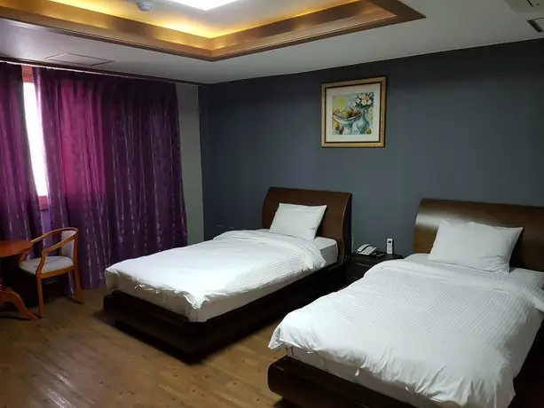 Chungju Grand Hotel 