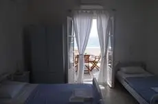 La Mer Seaside Apartments 