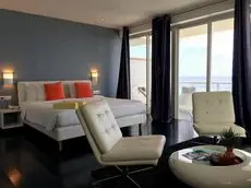 Saint Tropez Apartments & Suites 