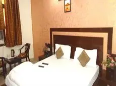 Hotel Udhav Palace 