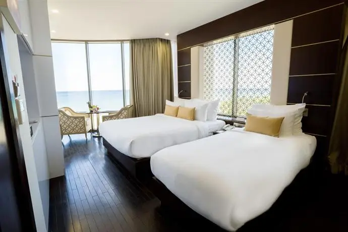 Holiday Beach Danang Hotel & Resort 
