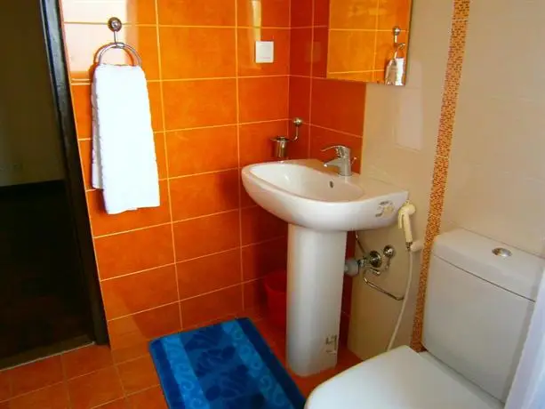 Retreat Serviced Apartment 