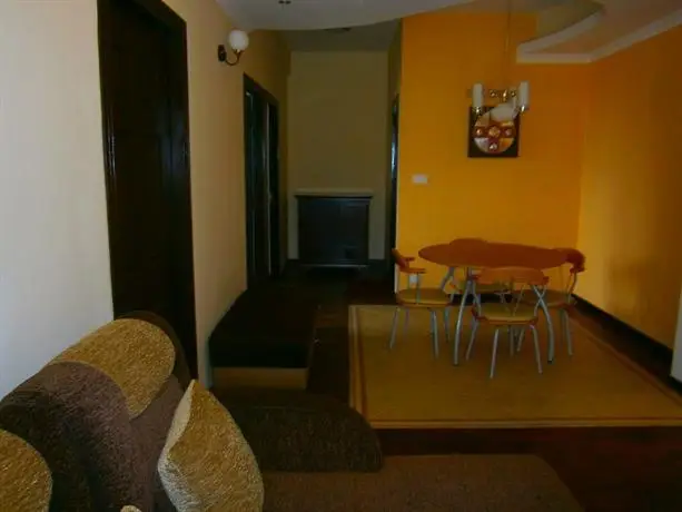 Retreat Serviced Apartment 