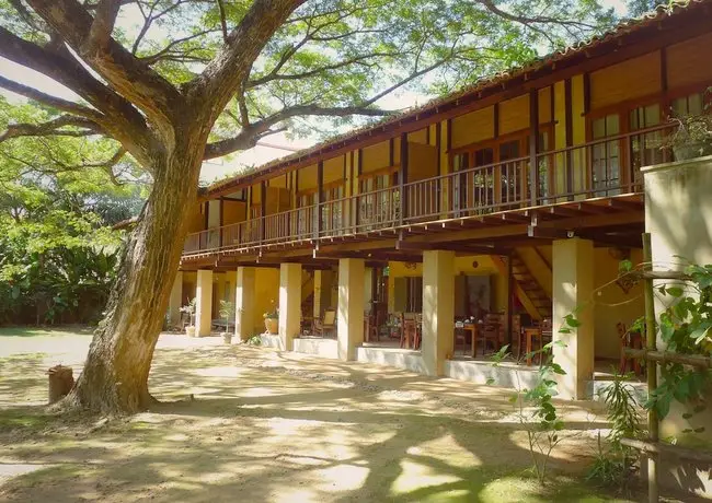 Dunes Unawatuna Hotel 