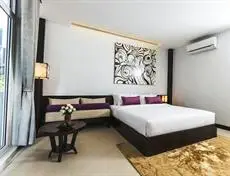 Queen Grand Boutique Hotel 