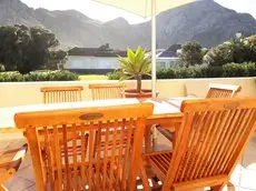 Hermanus Beachfront Lodge 